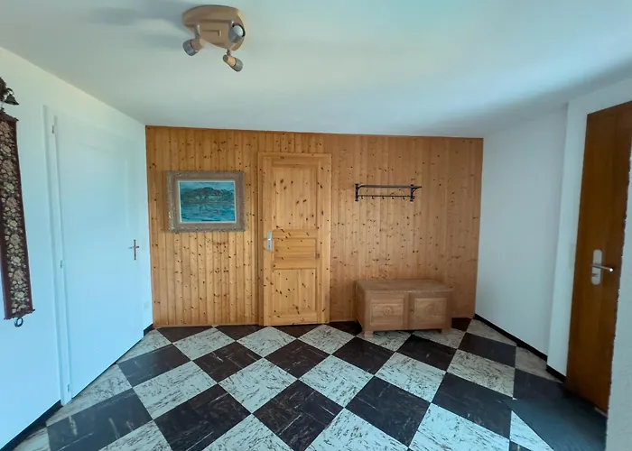 Private With Pool, & Mountain Views בקתה Aeschlen