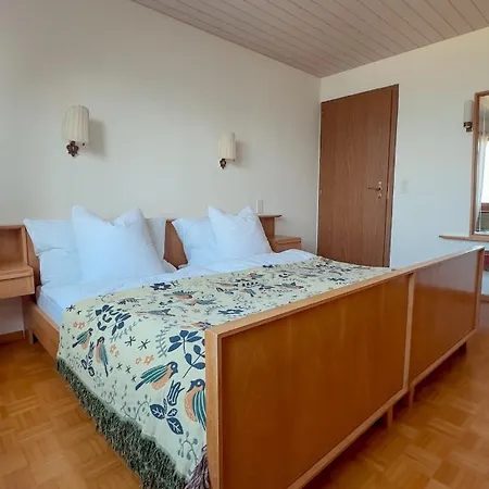 בקתה With Pool And View Of Thun Aeschlen