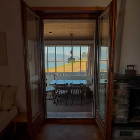 With Pool And View Of Thun בקתה