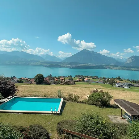 בקתה With Pool And View Of Thun