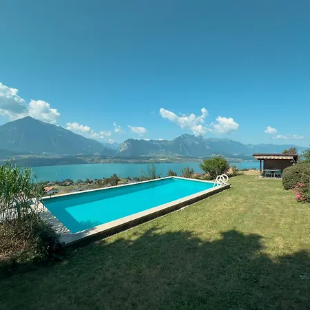 בקתה With Pool And View Of Thun *