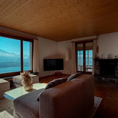 With Pool And View Of Thun בקתה